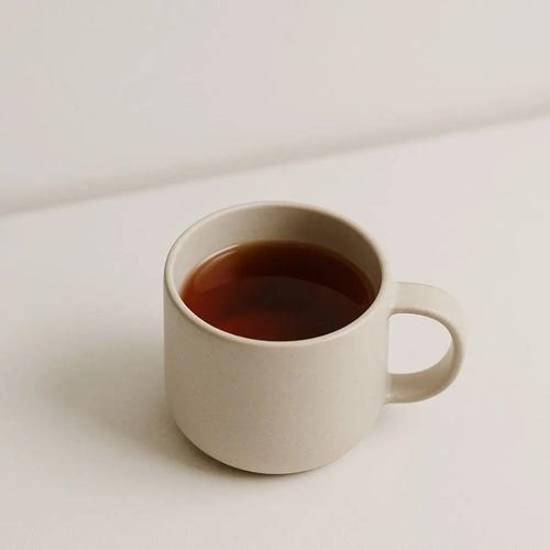 Pourquoi choisir des boissons faibles en caféine ? Les avantages pour votre corps et votre esprit